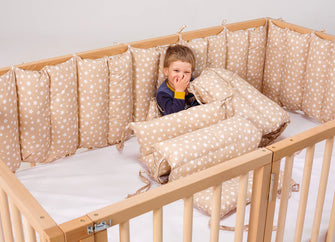 Cadru de pat Montessori cu protecție pentru copii mici